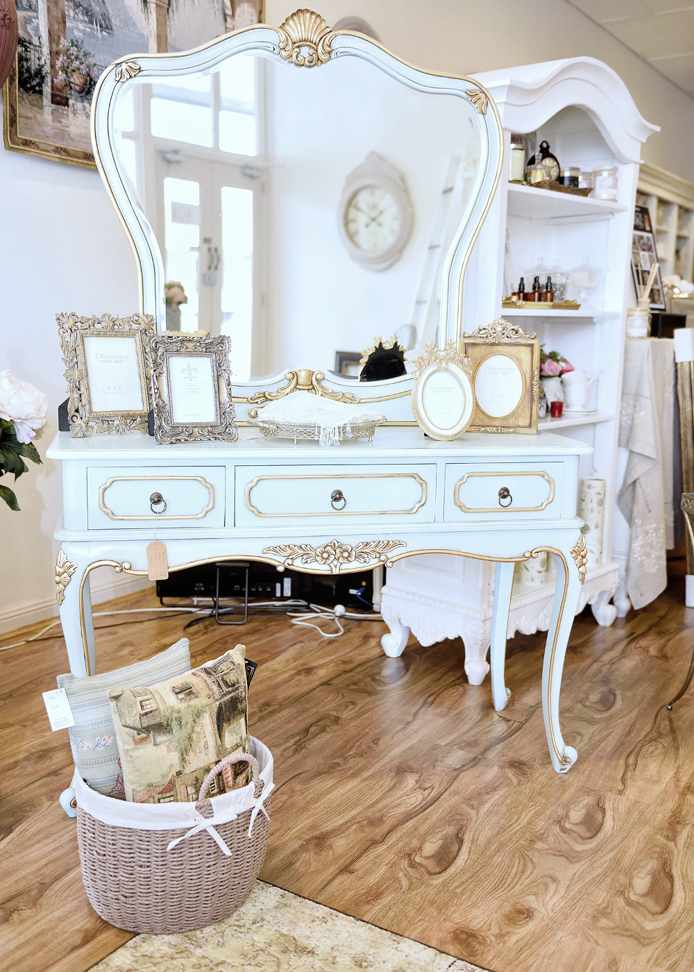 Rococo on sale dressing table